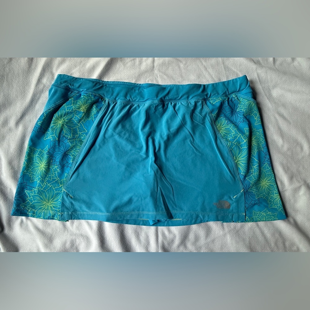 The North Face Turquoise Women's Activewear (Size XLarge)
